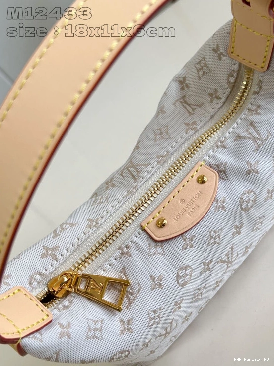 Aaa replica bags Vuitton Louis Hills Pochette 0815